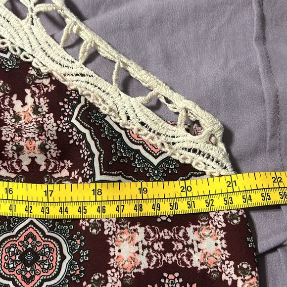 Beautiful, Summer blouse w crochet shoulders & back. Sz: Large $16 - Picture 4 of 6